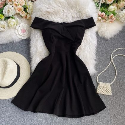 Черна рокля MS3358